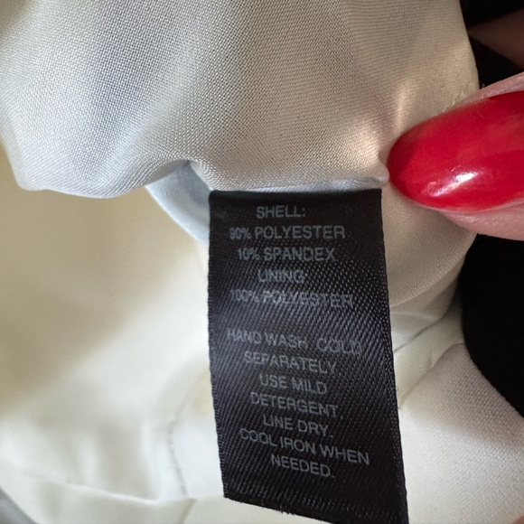 WHBM Top, 8, Black and White, Sleeveless, Zip Back NWOT - Picture 3 of 7